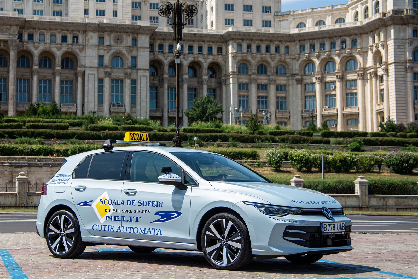 VW Golf 8 (automată)